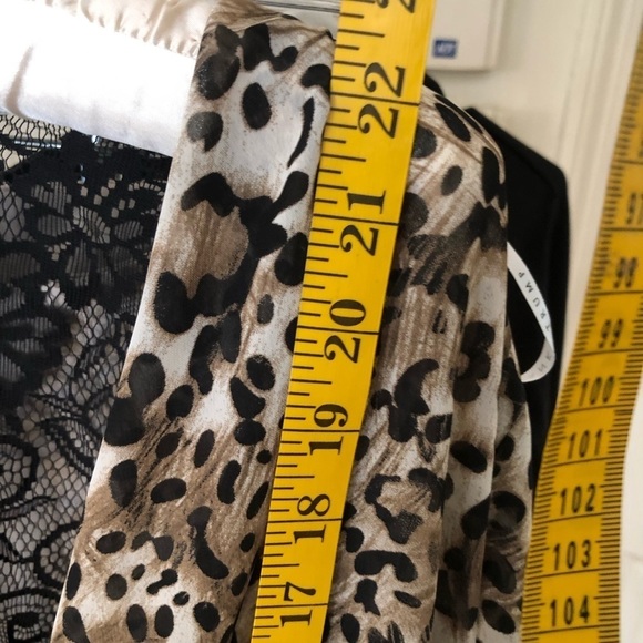 A.Byer size  LG - XL leopard print faux wrap black lace back long sleeve NWT - Picture 10 of 12